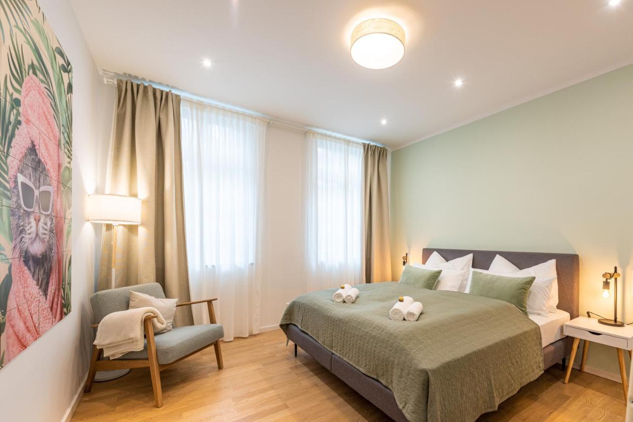 Vivid Luxury Apartment Ludwigsburg - Bluehendes Barock-Forum-Schloss-Modern Exteriör bild
